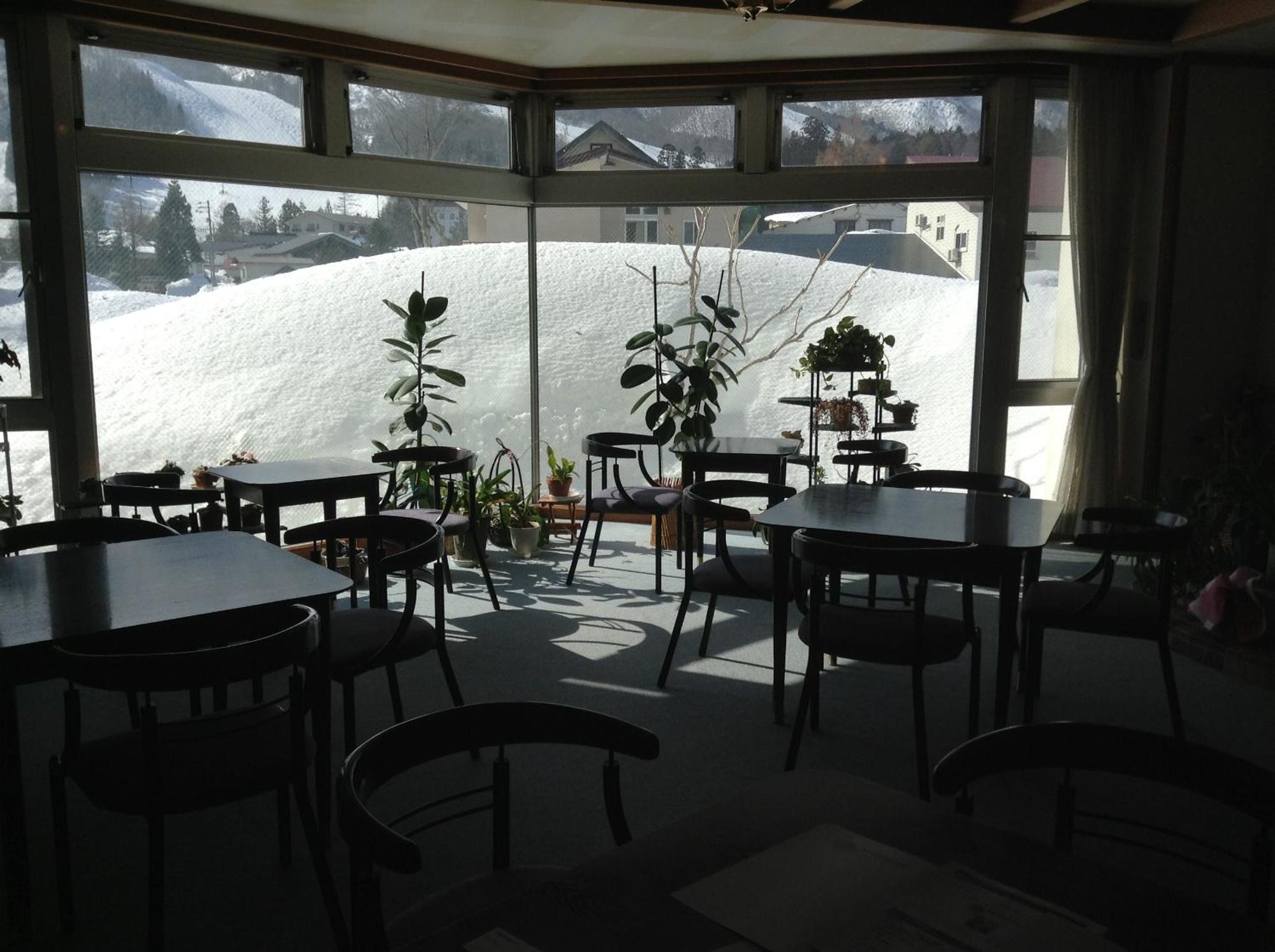 Hakuba Alpine Hotel Exterior photo